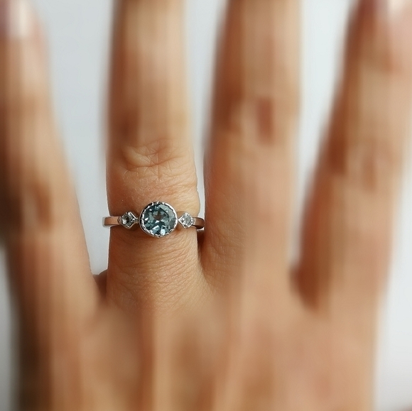 Sky Blue Topaz Sterling Silver Ring Size 6 - Picture 5 of 6